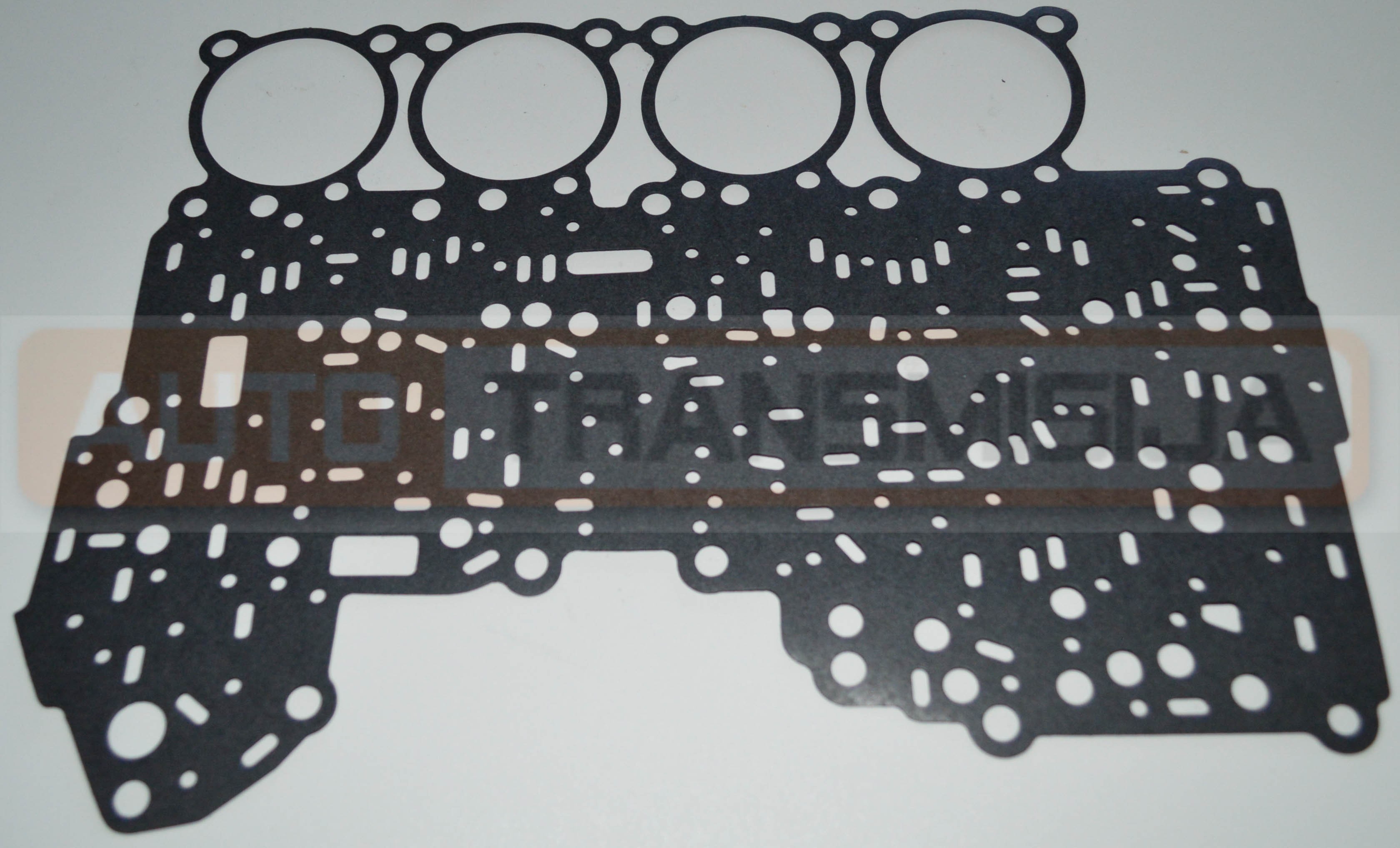 Valdymo bloko tarpinė (apatinė) 5L40E 